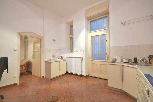 Kiadó téglalakás, albérlet, Budapesten, V. kerületben, 3 szobás