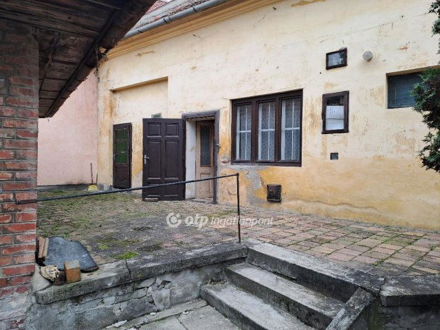 Eladó családi ház, Gyulán 34.3 M Ft, 2 szobás
