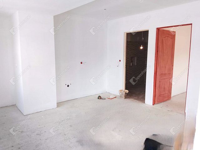 Eladó téglalakás, Neszmélyen 40.5 M Ft, 3 szobás