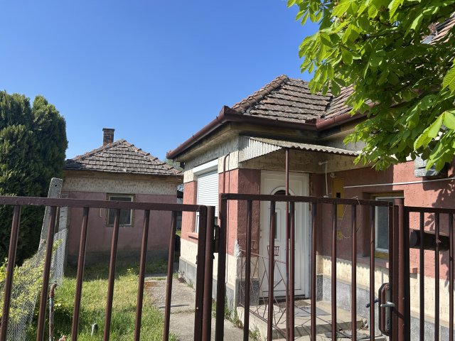 Eladó családi ház, Lajosmizsén 19.5 M Ft, 2 szobás