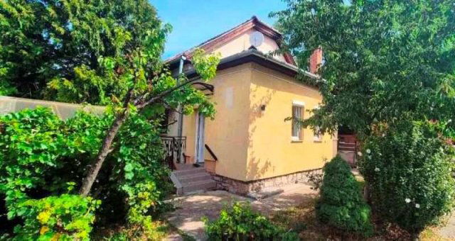 Eladó családi ház, Budapesten, III. kerületben 90 M Ft