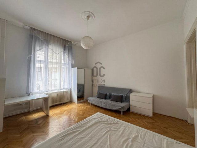 Eladó téglalakás, Budapesten, V. kerületben 74.9 M Ft, 1 szobás