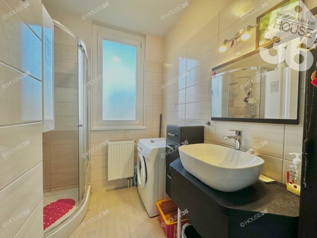 Eladó téglalakás, Kecskeméten 49.9 M Ft, 2 szobás