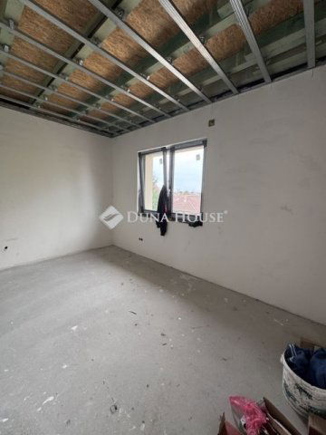 Eladó családi ház, Gyálon 249.9 M Ft, 6 szobás