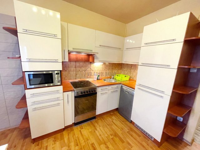 Kiadó panellakás, albérlet, Debrecenben 230 E Ft / hó, 2 szobás