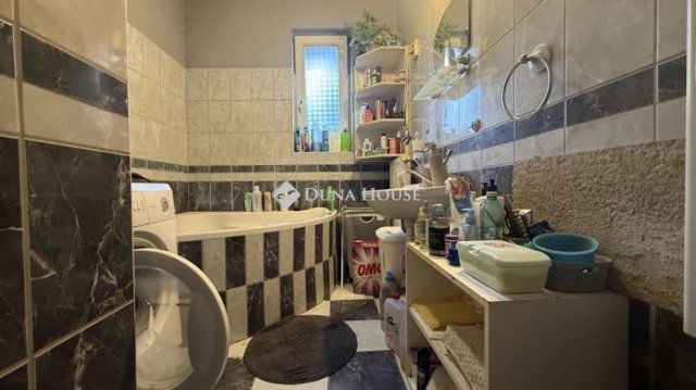 Eladó családi ház, Szombathelyen 85.9 M Ft, 5 szobás