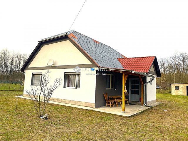 Eladó családi ház, Ladánybenén 49.99 M Ft, 3 szobás