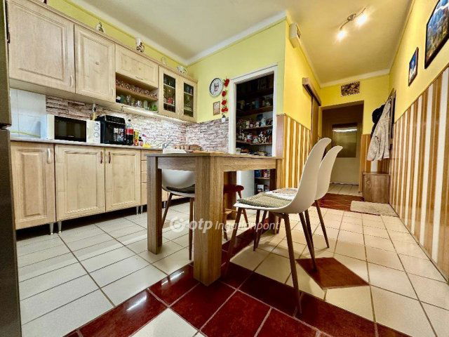 Eladó téglalakás, Debrecenben 59.99 M Ft, 2 szobás