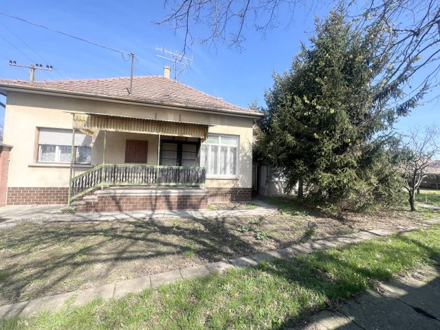 Eladó családi ház, Tótkomlóson 17.5 M Ft, 2+1 szobás