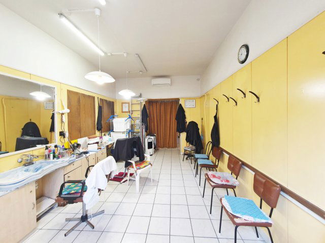 Eladó üzlethelyiség, Budapesten, IX. kerületben, Ferenc körúton