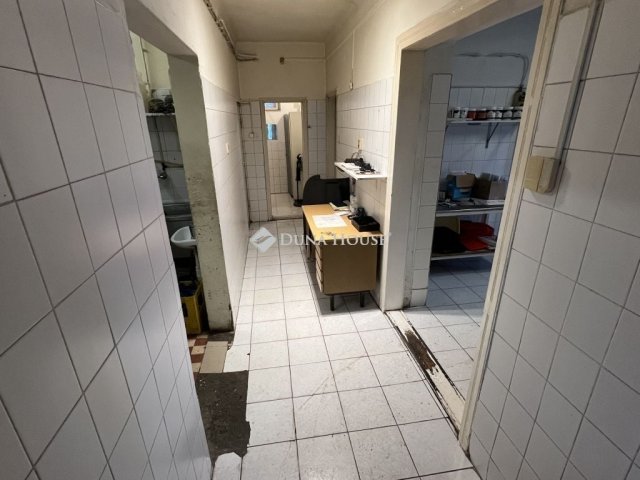 Eladó családi ház, Sárkeresztúron 32 M Ft, 4 szobás