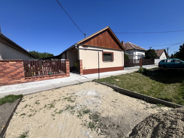 Eladó családi ház, Sarkadon 14.99 M Ft, 2 szobás