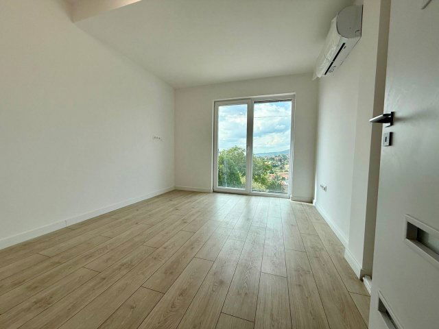 Eladó téglalakás, Pécsett, Jonatán közben 149.9 M Ft, 3 szobás