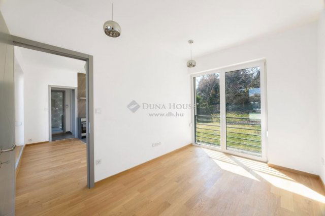 Eladó családi ház, Budapesten, II. kerületben 880.11 M Ft