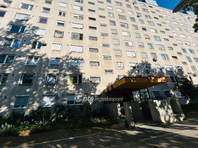Eladó panellakás, Debrecenben 60 M Ft, 3+1 szobás