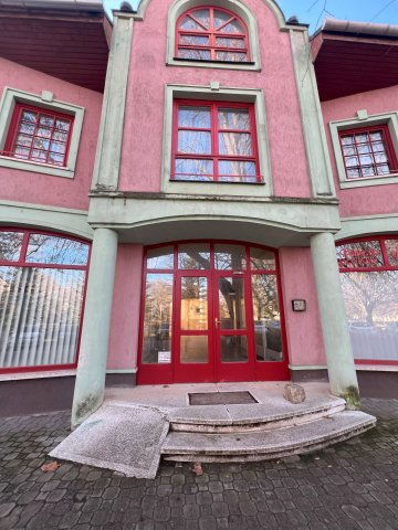 Kiadó iroda, Bólyban 59 E Ft / hó, 1 szobás
