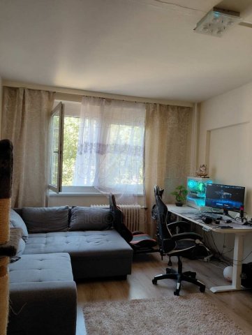Eladó panellakás, Tatabányán 31.99 M Ft, 1+1 szobás
