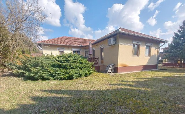 Eladó családi ház, Sződligeten 179.9 M Ft, 4+1 szobás