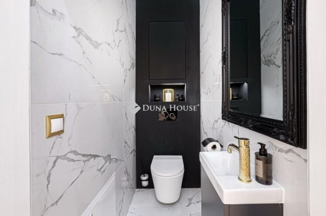 Eladó téglalakás, Budapesten, VI. kerületben 189 M Ft