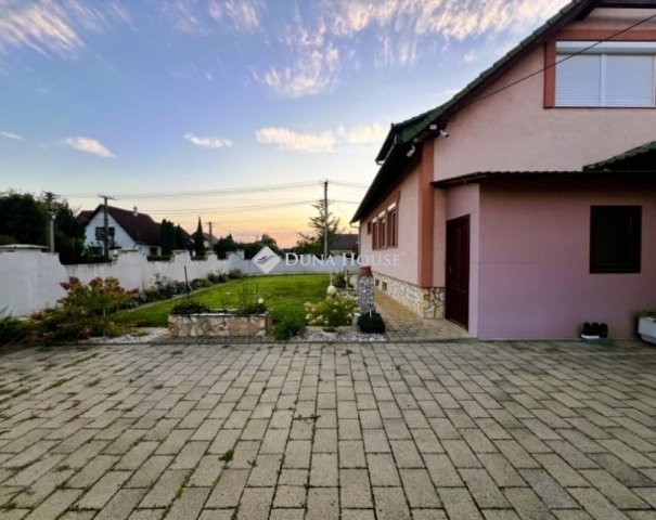 Eladó családi ház, Kozármislenyen 128.5 M Ft, 5 szobás