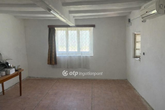 Eladó családi ház, Öcsödön 4.9 M Ft, 3 szobás