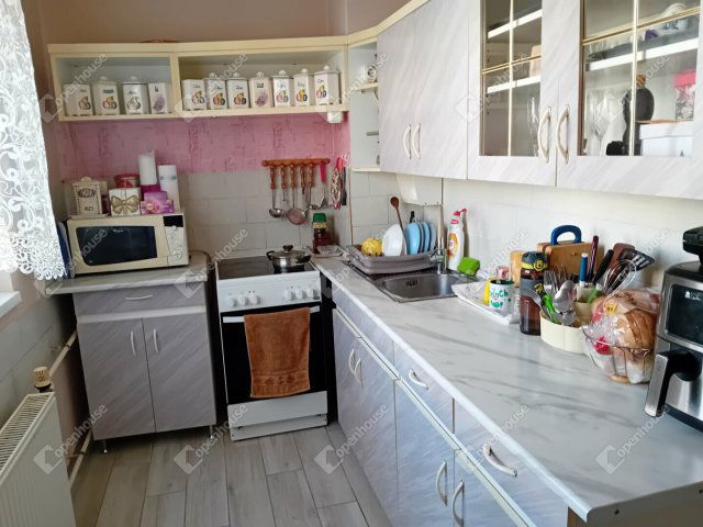 Eladó téglalakás, Tatabányán 39 M Ft, 2 szobás