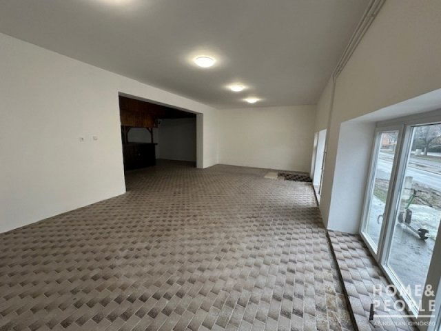 Eladó üzlethelyiség, Hódmezővásárhelyen 28 M Ft