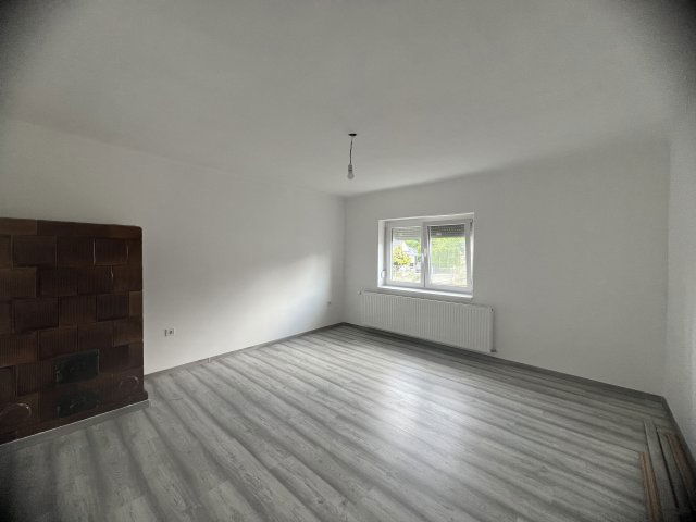 Eladó családi ház, Tápszentmiklóson 51.9 M Ft, 3 szobás