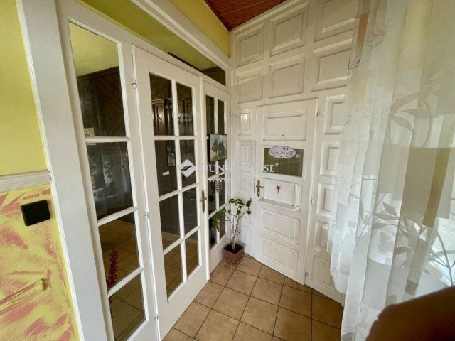 Eladó családi ház, Alsónémediben 450 M Ft, 10 szobás