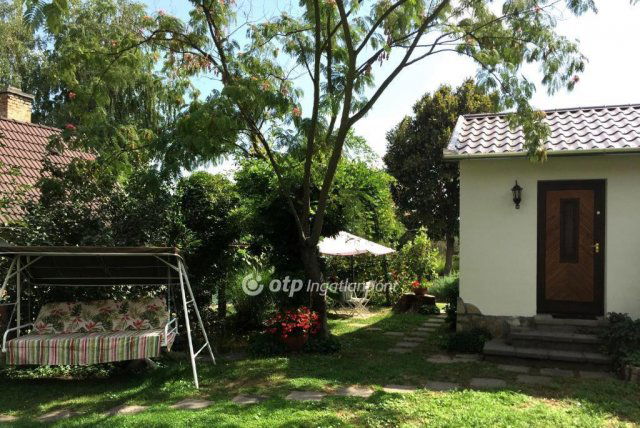 Eladó családi ház, Harkányban 119 M Ft, 7+1 szobás