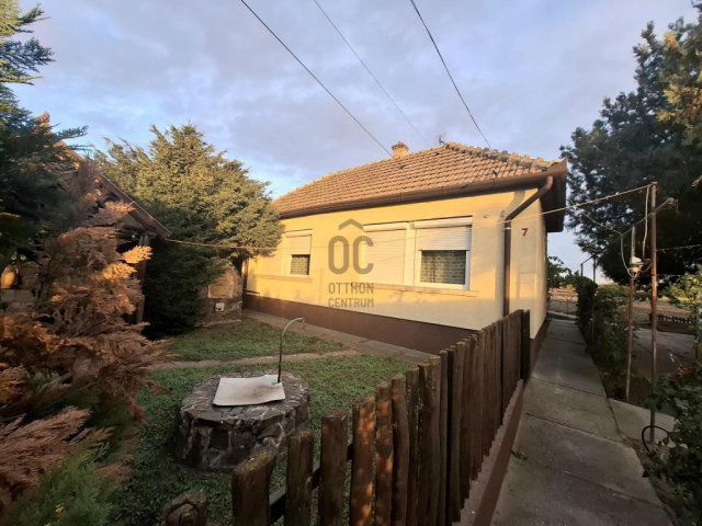 Eladó családi ház, Törtelen 32 M Ft, 2 szobás