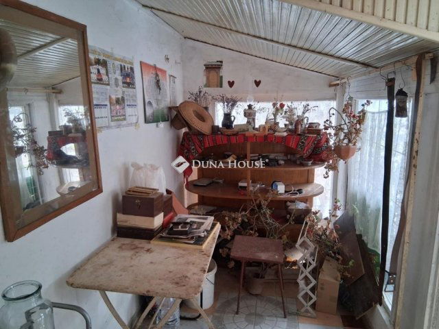 Eladó családi ház, Karádon 11.9 M Ft, 2 szobás