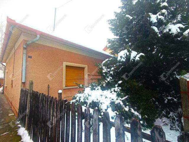 Eladó családi ház, Zsombón 49.9 M Ft, 2 szobás