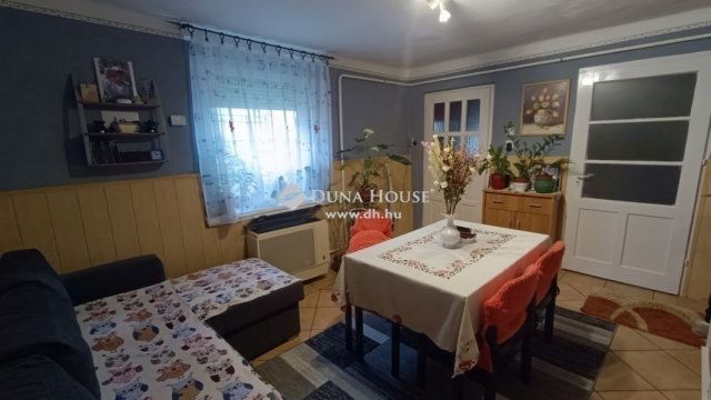 Eladó családi ház, Úrin 32 M Ft, 3 szobás