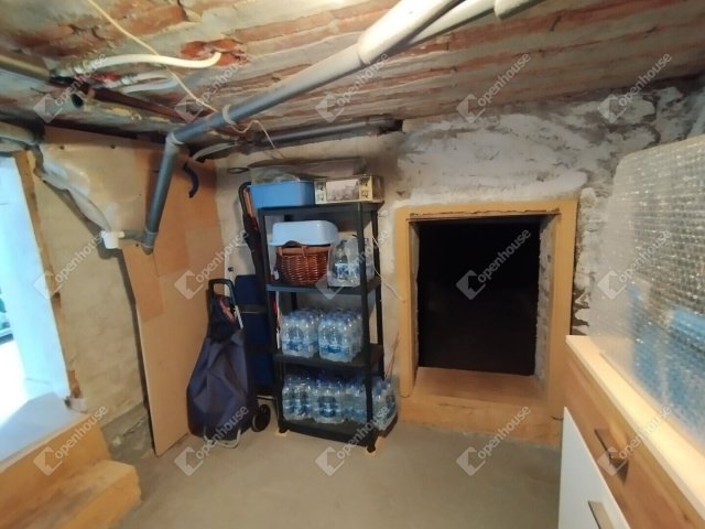 Eladó családi ház, Csornán 53 M Ft, 3 szobás