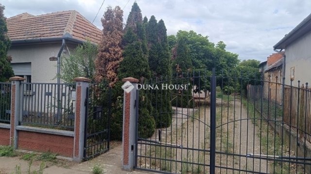 Eladó családi ház, Szentmártonkátán 32.9 M Ft, 2 szobás