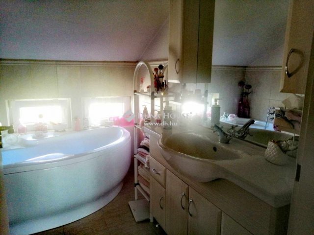 Eladó ikerház, Vasváron 70 M Ft, 4+1 szobás