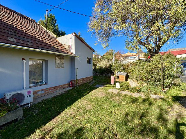 Eladó családi ház, Balatonfüreden 89.9 M Ft, 4 szobás