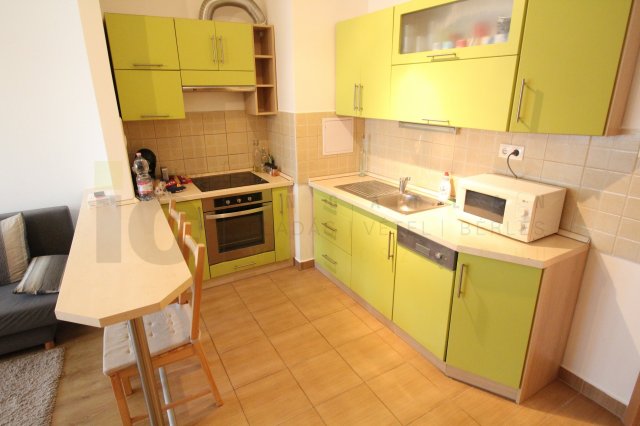 Kiadó téglalakás, albérlet, Szegeden, Felső Tisza-Part utcában