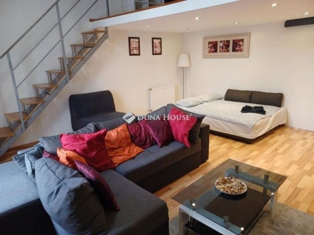 Eladó téglalakás, Budapesten, VII. kerületben 72.5 M Ft