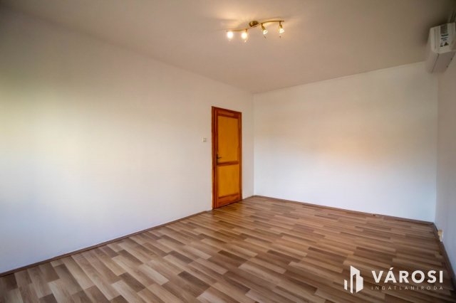 Eladó panellakás, Székesfehérvárott 52 M Ft, 2+1 szobás