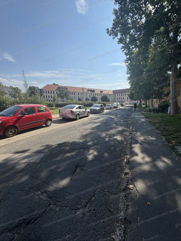 Eladó téglalakás, Oroszlányban 33.5 M Ft, 2+1 szobás