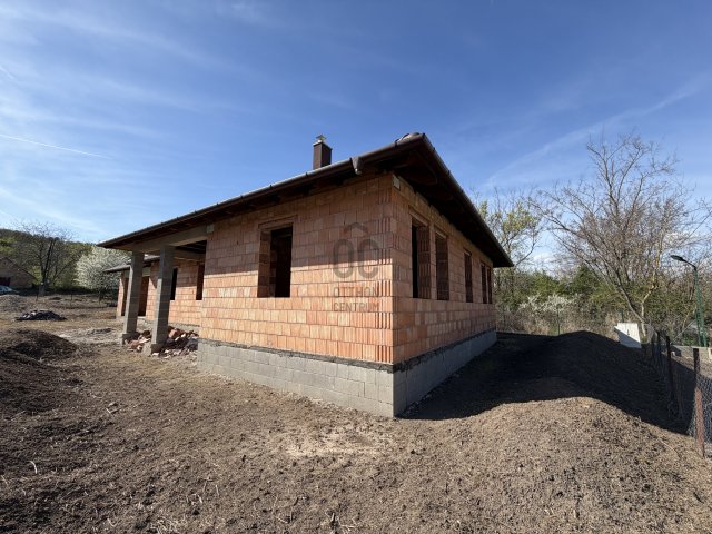 Eladó családi ház, Pákozdon 87.4 M Ft, 4 szobás