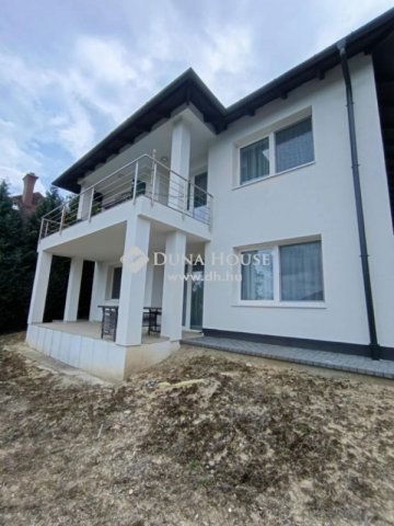 Eladó családi ház, Pomázon 199.5 M Ft, 6 szobás