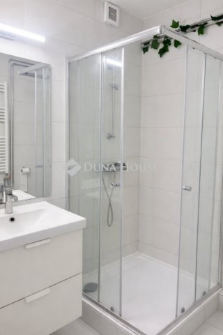 Eladó téglalakás, Szegeden 48.99 M Ft, 3 szobás