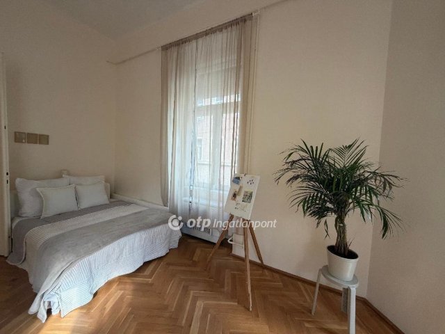 Eladó téglalakás, Budapesten, VIII. kerületben 109 M Ft