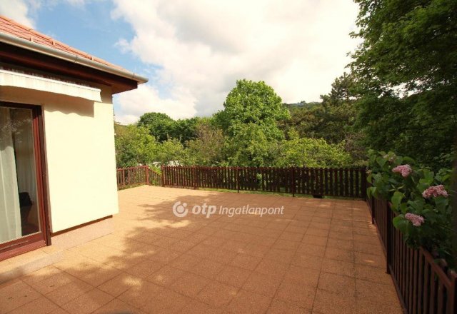 Eladó családi ház, Budapesten, II. kerületben 335 M Ft