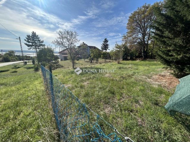 Eladó telek, Velencén 70 M Ft / költözzbe.hu