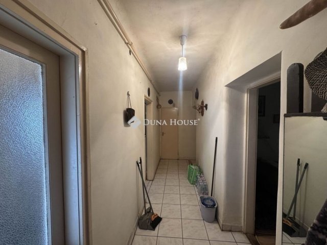 Eladó családi ház, Érden 71 M Ft, 2 szobás