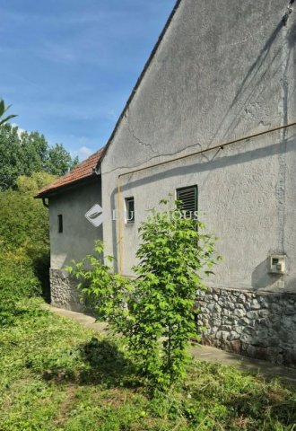 Eladó ikerház, Kaposváron, Virág utcában 24.5 M Ft, 2 szobás